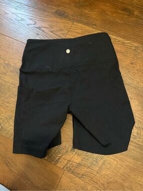 Women's Black High-Rise Bike Shorts with Side Pockets